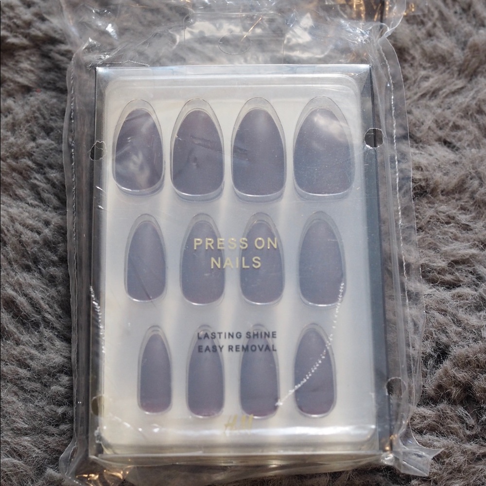 H&M Press-on Nails New in the box